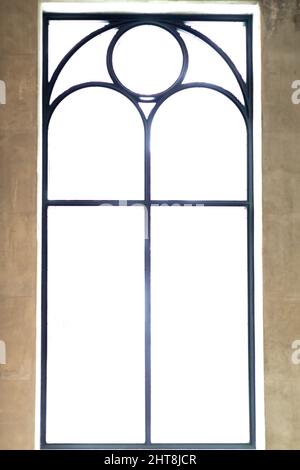 Vertikale Aufnahme eines Vintage-Fensters Stockfoto