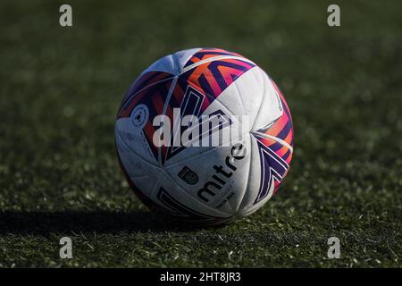 Sutton Coldfield, Großbritannien. 27.. Februar 2022. Sutton Coldfield, England, 27. der Matchball vor dem FA-Cup-Spiel zwischen West Bromwich Albion und Coventry United am Central Ground. Gareth Evans/SPP Kredit: SPP Sport Pressefoto. /Alamy Live News Stockfoto