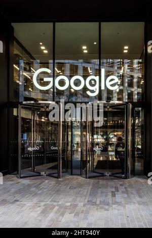 Google London HQ - die Büros von Google UK und Youtube London am 6 Pancras Square in der Nähe der King's Cross Station im Zentrum von London UK Stockfoto