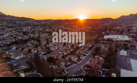 Luftaufnahme der Angoura Hills bei Sonnenuntergang Stockfoto