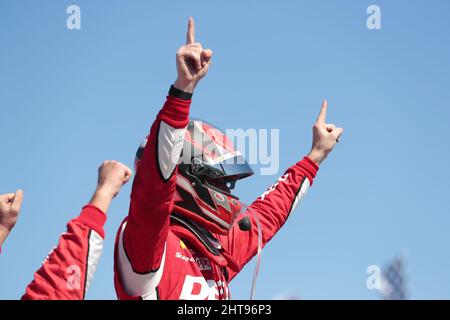 Peking, Hebei, China. 27.. Februar 2022. SCOTT MCLAUGHLIN (3) aus Christchurch, Neuseeland, gewinnt den Firestone Grand Prix von St. Petersburg auf den Straßen von St. Petersburg in St. Petersburg, Florida, USA. (Bild: © Walter G. Arce Sr./ZUMA Press Wire) Stockfoto