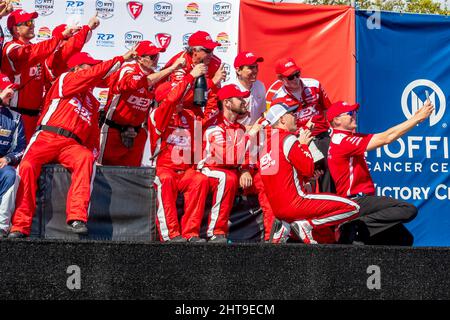 Peking, Hebei, China. 27.. Februar 2022. SCOTT MCLAUGHLIN (3) aus Christchurch, Neuseeland, gewinnt den Firestone Grand Prix von St. Petersburg auf den Straßen von St. Petersburg in St. Petersburg, Florida, USA. (Bild: © Walter G. Arce Sr./ZUMA Press Wire) Stockfoto