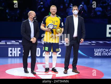 Jim Gottfridsson aus Schweden feiert nach dem Gewinn des EHF-Männer-EM 2022, dem letzten Handballspiel zwischen Schweden und Spanien am 30. Januar 2022 in der Budapester Multifunktionsarena in Budapest, Ungarn - Foto Laurent Lairys / DPPI Stockfoto