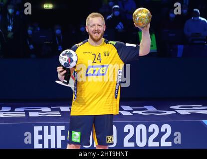 Jim Gottfridsson aus Schweden feiert nach dem Gewinn des EHF-Männer-EM 2022, dem letzten Handballspiel zwischen Schweden und Spanien am 30. Januar 2022 in der Budapester Multifunktionsarena in Budapest, Ungarn - Foto Laurent Lairys / DPPI Stockfoto