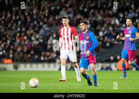 Barcelona, Spanien. 27.. Februar 2022 ; Nou Camp, Barcelona, Spanien: La Liga Fußball, FC Barcelona gegen Athletic Bilbao; 16 Pedro "Pedri" Gonzalez vom FC Barcelona Spieler in Aktion Credit: Action Plus Sports Images/Alamy Live News Stockfoto