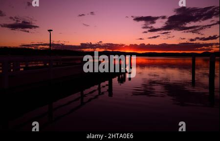 Der schönste Sonnenuntergang in Canberra, der Hauptstadt Australiens Stockfoto