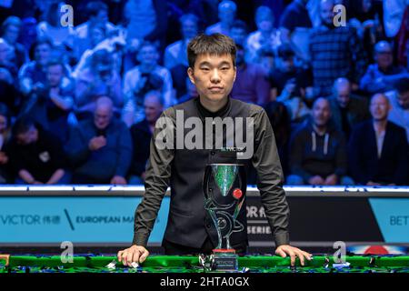 MILTON KEYNES, GROSSBRITANNIEN. 27.. Februar 2022. Fan Zhengyi gewann am Sonntag, den 27. Februar 2022 in MILTON KEYNES, ENGLAND, das Finale der European Masters 2022 in der Marshall Arena. Kredit: Taka G Wu/Alamy Live Nachrichten Stockfoto