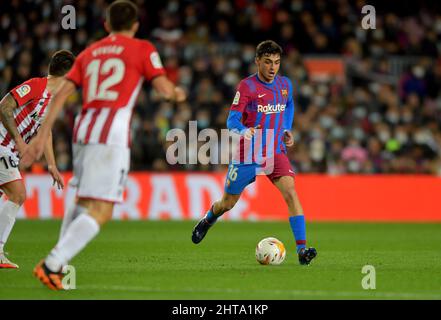 Barcelona, Spanien.27. Februar 2022. Pedri (16) des FC Barcelona während des spanischen La Liga-Spiels zwischen dem FC BARCELONA und DEM ATHLETISCHEN CLUB DE BILBAO im Camp Nou Stadium. Stockfoto