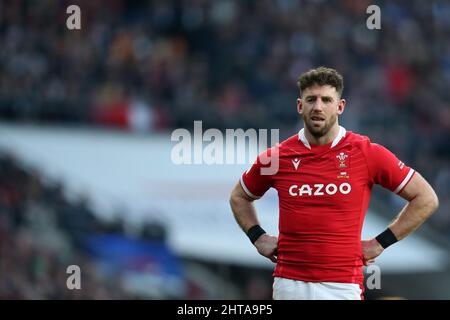 London, Großbritannien. 26.. Februar 2022. Alex Cuthbert aus Wales schaut zu. Guinness Six Nations Championship 2022 match, England gegen Wales im Twickenham Stadium in London am Samstag, 26.. Februar 2022. Bild von Andrew Orchard/Andrew Orchard Sports Photography/ Alamy Live News Credit: Andrew Orchard Sports Photography/Alamy Live News Stockfoto