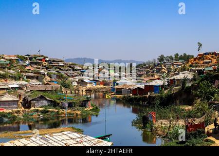 Weltweit größte humanitäre Hilfe. Balukhali Rohingya Flüchtlingslager in Ukhiya in Cox's Bazar, Bangladesch. Stockfoto