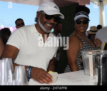 MIAMI BEACH, FL - 27. FEBRUAR: Atmosphäre beim South Beach Wine & Food Festival am 27. Februar 2022 in Miami Beach, Florida. Personen: Atmosphäre Kredit: Storms Media Group/Alamy Live News Stockfoto