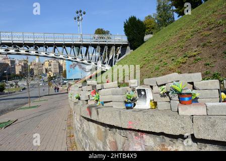 Gedenkstätten für Demonstranten, die während der Revolution der würde in der Nähe des Platzes der Unabhängigkeit in Kiew, Ukraine, starben. Stockfoto