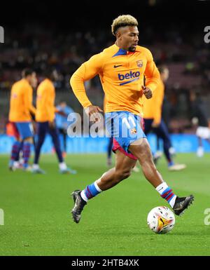 Sabadell, Barcelona, Spanien. 27.. Februar 2022. Barcelona Spanien 27.02.2022 Adama Traore (FC Barcelona) kontrolliert den Ball während der La Liga Santander zwischen dem FC Barcelona und dem Athletic Club im Camp Nou am 27. Februar 2022 in Barcelona. (Bild: © Xavi Urgeles/ZUMA Press Wire) Stockfoto