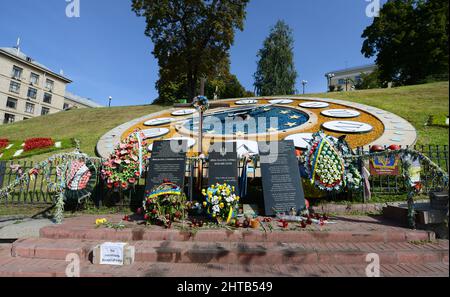 Gedenkstätten für Demonstranten, die während der Revolution der würde in der Nähe des Platzes der Unabhängigkeit in Kiew, Ukraine, starben. Stockfoto