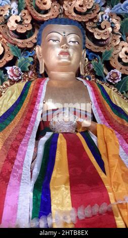 Nahaufnahme des Buddha-Bildes im Kloster Royal Bhutan, Bodh Gaya, Indi Stockfoto