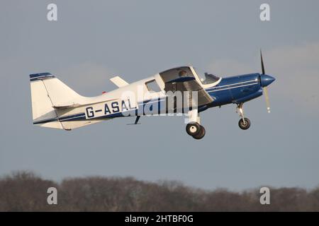 G-ASAL, der einzige Model 124 Scottish Aviation Bulldog und ehemaliger Demonstrator des Unternehmens, an seinem Heimatflughafen am Flughafen Prestwick in Ayrshire, Schottland. Stockfoto