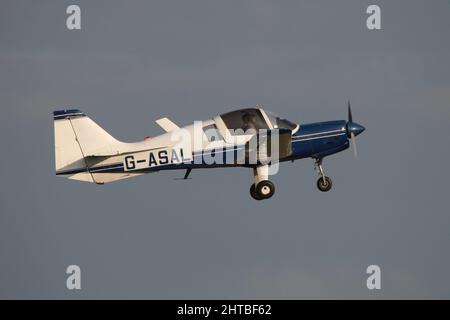 G-ASAL, der einzige Model 124 Scottish Aviation Bulldog und ehemaliger Demonstrator des Unternehmens, an seinem Heimatflughafen am Flughafen Prestwick in Ayrshire, Schottland. Stockfoto