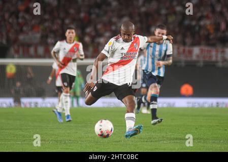 Buenos Aires, Argentinien. 27.. Februar 2022. River Plate und Racing Club während eines Spiels im Rahmen von Torneo Liga Profesional 2022 im Estadio Antonio V. Liberti am 27. Februar 2022 in Buenos Aires, Argentinien. Kredit: Gabriel Sotelo/FotoArena/Alamy Live Nachrichten Stockfoto