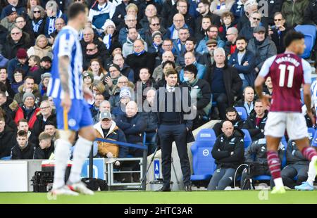 Aston Villa Cheftrainer Steven Gerrard während des Premier League-Spiels zwischen Brighton und Hove Albion und Aston Villa im American Express Stadium , Brighton , Großbritannien - 26. Februar 2022 - nur für Foto Simon Dack/Tele-Bildredaktion. Kein Merchandising. Für Fußballbilder gelten Einschränkungen für FA und Premier League. Keine Nutzung von Internet/Mobilgeräten ohne FAPL-Lizenz. Weitere Informationen erhalten Sie von Football Dataco Stockfoto