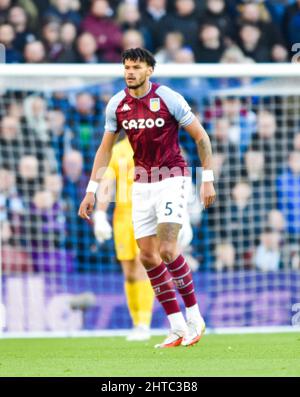 Tyrone Mings of Aston Villa während des Premier League-Spiels zwischen Brighton und Hove Albion und Aston Villa im American Express Stadium , Brighton , Großbritannien - 26. Februar 2022 Photo Simon Dack/Tele Images. - Nur redaktionelle Verwendung. Kein Merchandising. Für Fußballbilder gelten Einschränkungen für FA und Premier League. Keine Nutzung von Internet/Mobilgeräten ohne FAPL-Lizenz. Weitere Informationen erhalten Sie von Football Dataco Stockfoto