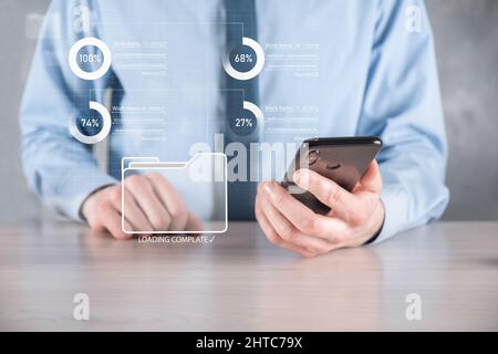 Business-Entwickler Hand mit Board-Framework auf virtuellen modernen Computer zeigt Innovation Agile Software-Entwicklung Lean Projektmanagement-Tool fa Stockfoto