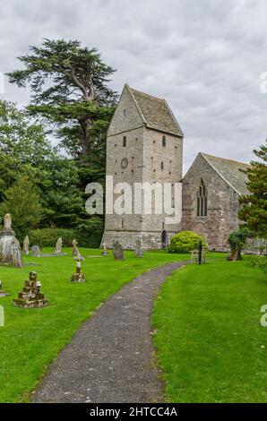 Das Äußere von St. James, einer attraktiven Kirche aus dem 13.. Jahrhundert im frühen englischen Stil, Kinnersley, Herefordshire, Großbritannien Stockfoto