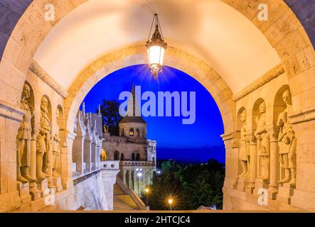 Budapest, Ungarn. Das Südtor der Fischerbastei. Stockfoto