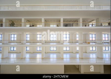 Prag, Tschechische Republik - 27. Februar 2022: Innenraum der berühmten Prager Nationalgalerie Stockfoto