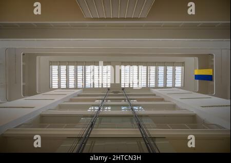 Prag, Tschechische Republik - 27. Februar 2022: Innenraum der berühmten Prager Nationalgalerie Stockfoto