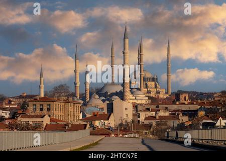 uc serefeli Moschee und selimiye Moschee verflochten Stockfoto