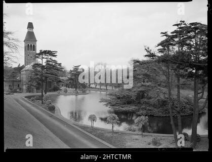 Bestwood Pumping Station, Mansfield Road, Bestwood St Albans, Gedling, Nottinghamshire, 1968 Ein Blick vom Südwesten der Bestwood Pumpstation, mit dem Kühlteich im Vordergrund. Stockfoto