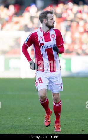 Aalborg, Dänemark. 27.. Februar 2022. Iver Fossum (8) von AAB, gesehen während des Superliga-Spiels 3F zwischen Aalborg Boldklub und Silkeborg IF im Aalborg Portland Park in Aalborg. (Foto: Gonzales Photo/Alamy Live News Stockfoto