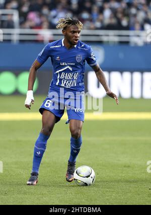 Troyes, Frankreich, 27. Februar 2022, Rominigue Kouame von Troyes während des Fußballspiels der französischen Ligue 1 zwischen ESTAC Troyes und Olympique de Marseille (OM) am 27. Februar 2022 im Stade de l'Aube in Troyes, Frankreich - Foto: Jean Catuffe/DPPI/LiveMedia Stockfoto