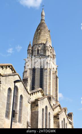 Eglise Sainte-Marie de la Bastide, Bordeaux, Frankreich, erbaut 1864-87, Architekt Paul Abadie, In einem Pastiche neo-mittelalterlichen Stil. Stockfoto