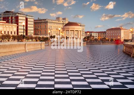 Terrazza Mascagni in Livorno, Italien bei Sonnenuntergang. Stockfoto