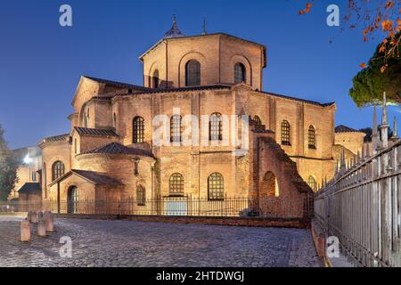 Ravenna, Italien in der Basilika von San Vitale am Abend. Stockfoto