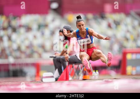 Ivana Spanovic nimmt an den Olympischen Spielen 2020 in Tokio in der Disziplin Weitsprung Teil. Stockfoto