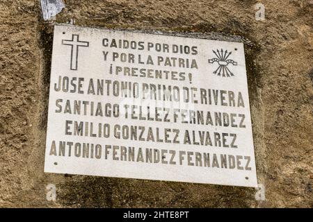 Gedenktafel des spanischen Bürgerkriegs, der im Kloster San Miguel de las Duenas, Spanien gefallen ist Stockfoto