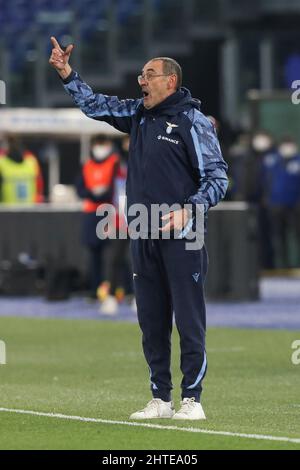 Der italienische Trainer von Latium Maurizio Sarri gesticuliert während des Fußballspiels der Serie A zwischen der SS Lazio und dem SSC Napoli. Napoli gewann 2:1. Stockfoto