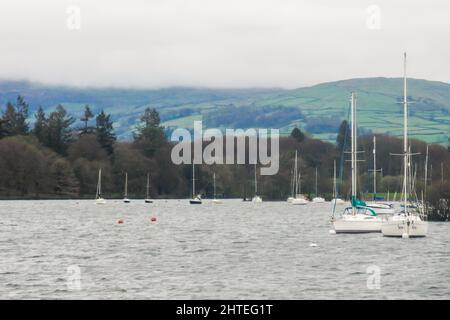 Mit einer Länge von mehr als 18km ist Windermere der größte natürliche See in England Stockfoto