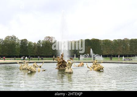 Drachenbrunnen in den Gärten von Versailles, Paris, Frankreich Stockfoto