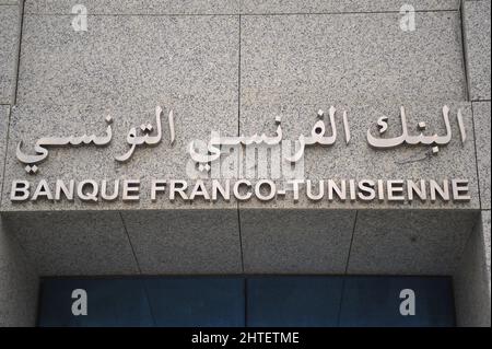 Tunis, Tunesien. 28.. Februar 2022. Tunis, Tunesien 02/28/2022. Der Generalsekretär des Allgemeinen Verbands der Banken und Finanzinstitute, unter der UGTT, Noâ„¢man Gharbi, berichtete am Montag, den 28. Februar, Die offizielle Schließung der französisch-tunesischen Bank am Freitag, den 25. Februar 2022.in einer Presseerklärung verwies der Gewerkschafter auf das Schicksal der Bankangestellten, deren Zahl 200 nicht überschreitet, und wies darauf hin, dass die Regularisierung auf zwei Arten erfolgt sei: Die erste ist "aus wirtschaftlichen Gründen", Zahlung aller finanziellen Entschädigungen sowie der Altersrenten. Der secon Stockfoto