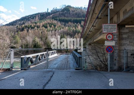 Schneeabladeplatz . Schneerampe . Schneeräumung Stockfoto