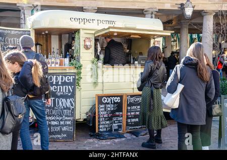 Ein Catering-Van, der Kaffee und Getränke in Covent Garden, London, Großbritannien, verkauft Stockfoto