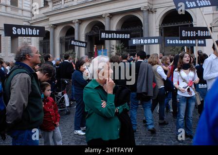 Rom, Italien 12/10/2008: Kerzenlichtmahnwache, organisiert von der Gemeinde Sant'Egidio zur Erinnerung an die Deportation des jüdischen Ghettos. ©Andrea Sabbadini Stockfoto