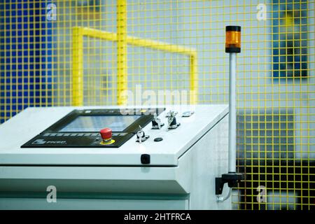 Nahaufnahme einer industriellen Maschine für die Metallherstellung Stockfoto
