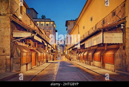 Firenzano Ponte Vecchio - die alte Brücke in Florenz bei Nacht Stockfoto