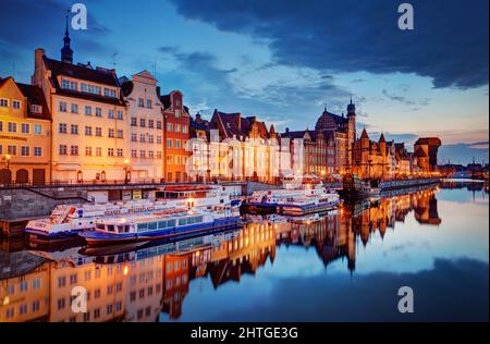 Urlaub in Polen, Danzig - Blick auf Gdańsk Hauptstadt vom Fluss Motława aus Stockfoto