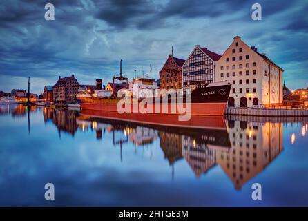 Gdańsk Ostseehafen Schiff alte Getreidespeicher Stockfoto