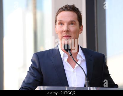 Los Angeles, USA. 28.. Februar 2022. LOS ANGELES, KALIFORNIEN. 28. Februar 2022: Benedict Cumberbatch auf dem Hollywood Boulevard, wo Cumberbatch auf dem Hollywood Walk of Fame mit einem Stern geehrt wurde. Bildquelle: Paul Smith/Alamy Live News Stockfoto